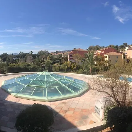 Premium Face à La Baie De St-tropez à 100m De La *