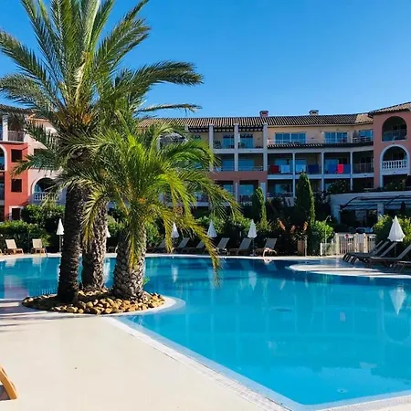 Premium Face à La Baie De St-tropez à 100m De La