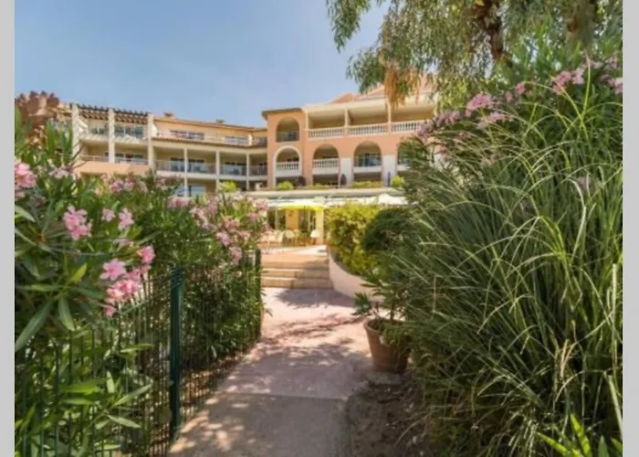 Premium Face A La Baie De St-tropez A 100m De La La Garonnette-Plage
